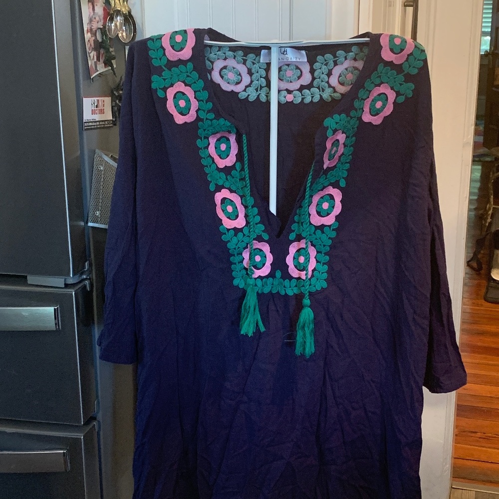 Urban Daizy linen snd rayon tasseled embroidered tunic. Worn once